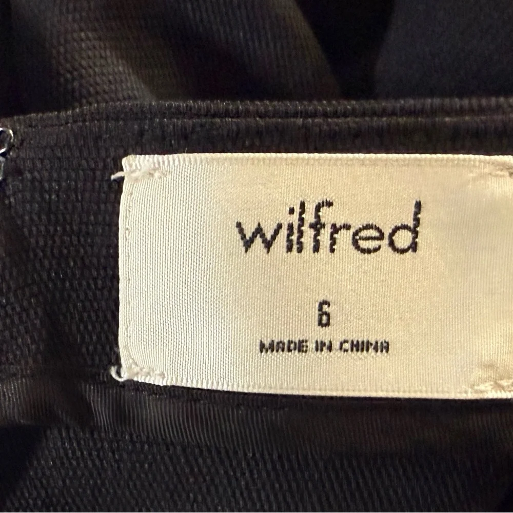 Wilfred Aritzia NWT $188 Ecoulement Black Jumpsuit V-Neck Wide Leg Cropped sz 6